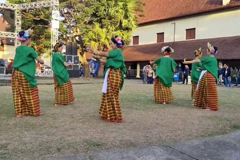 14 Tari Tradisional Khas Sulawesi Selatan Dilengkapi Penjelasan Blog