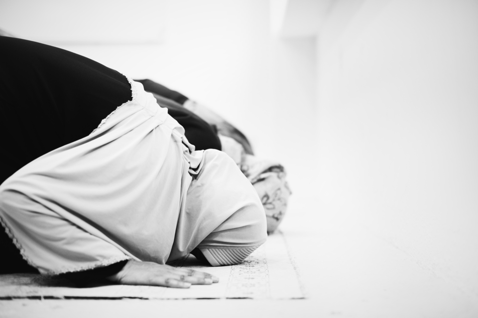 Bacaan Sujud Tilawah, Arab, Latin dan Artinya beserta Tata Caranya