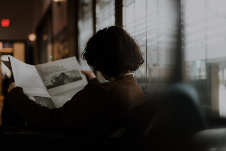 Contoh Isu Aktual, Fenomenal, dan Kontroversial dalam Teks Editorial