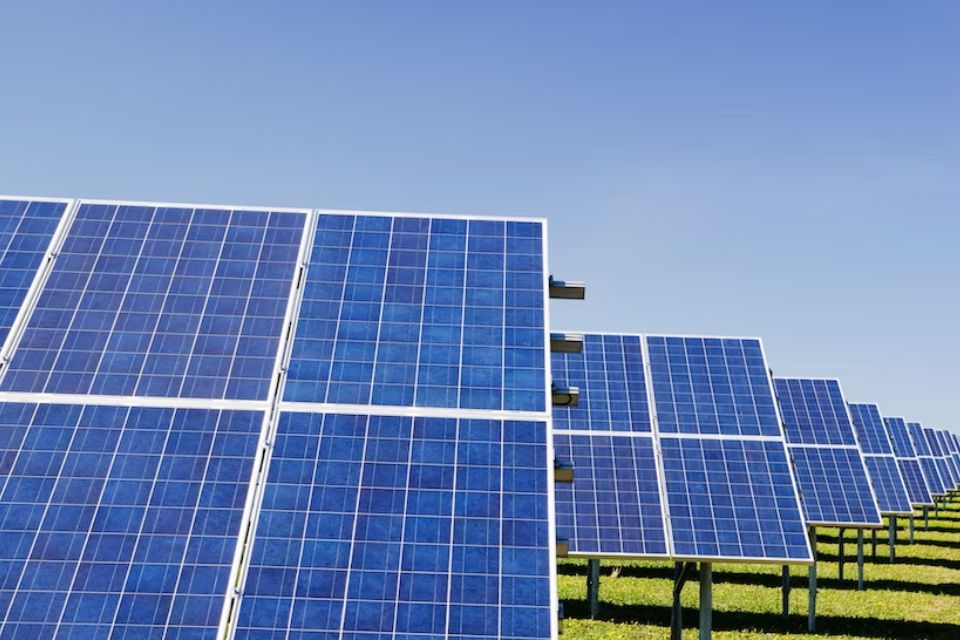 Contoh Penggunaan Energi Alternatif dalam Kehidupan dan Penjelasannya
