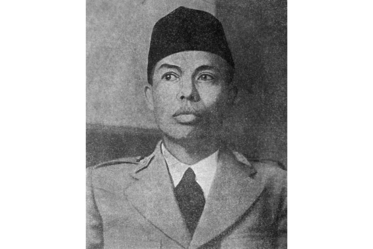 Contoh Teks Biografi Jendral Sudirman Beserta Struktur Dan Kaidah ...