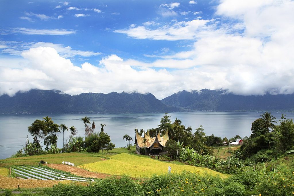 Contoh Cerita Legenda Danau Maninjau