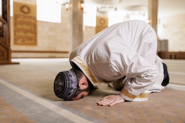 Bacaan Niat Sholat Taubat Beserta Doa Setelah Sholat Lengkap Dengan