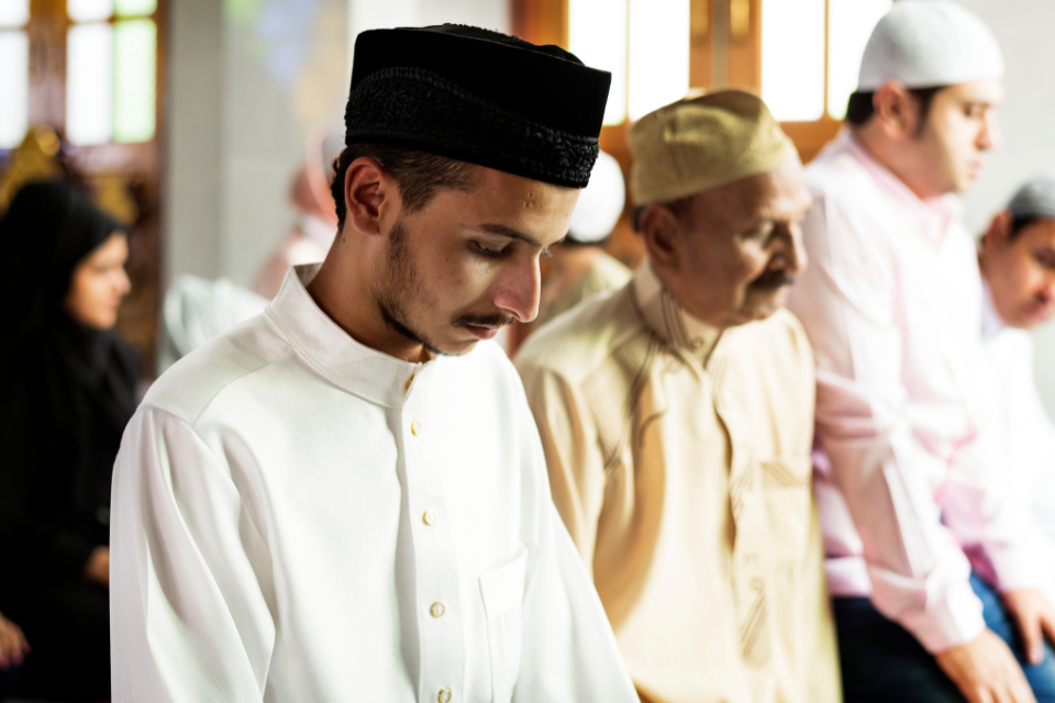Bacaan Niat Sholat Jumat untuk Imam atau Makmum di Masjid