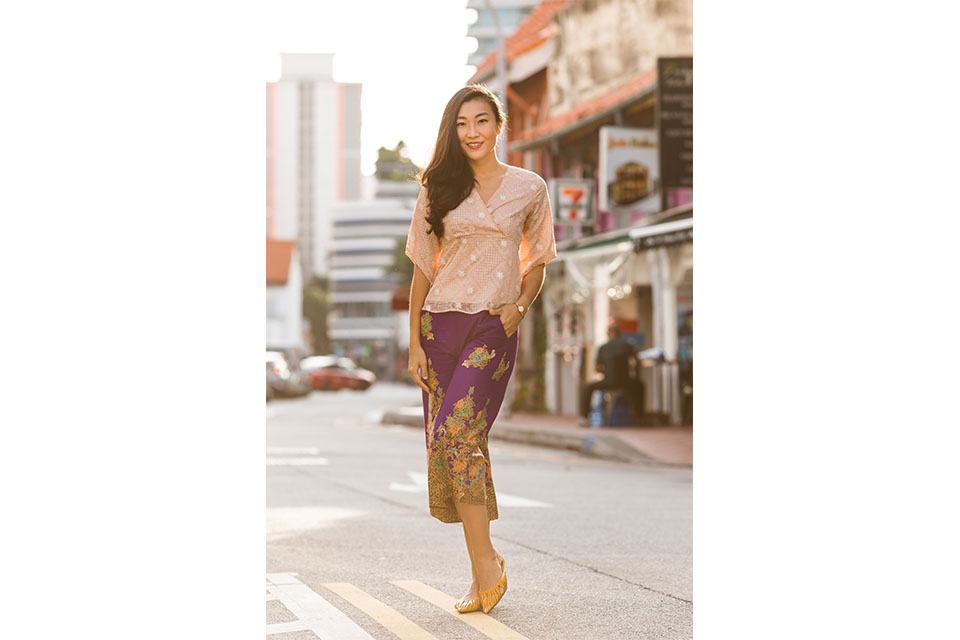 Model Baju Batik Perpisahan
