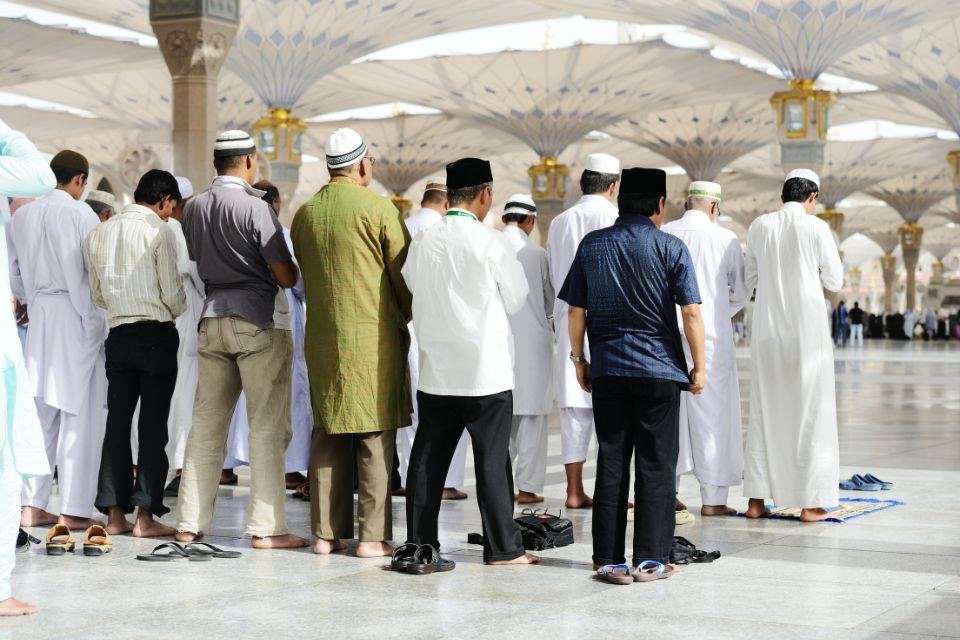 Contoh Jadwal Imam Sholat Tarawih dan Bilal di Masjid yang Menarik
