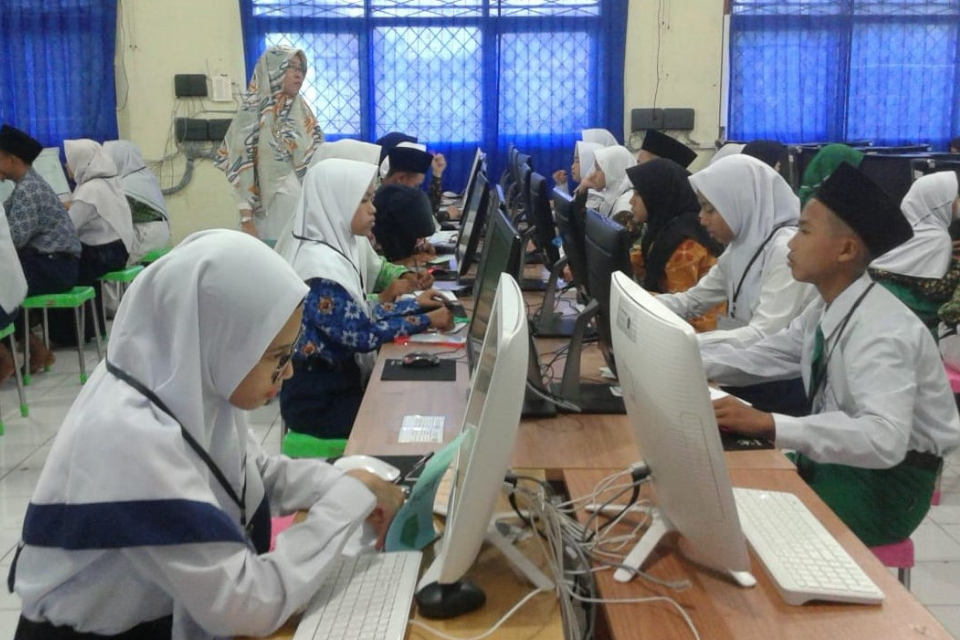 Contoh Soal Latihan Asesmen Madrasah atau MA Bahasa Indonesia 2023