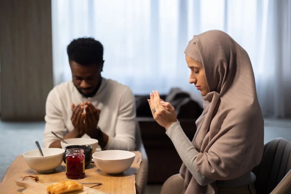 Rekomendasi Menu Buka Hari Pertama Bulan Ramadan yang Enak dan Berkesan