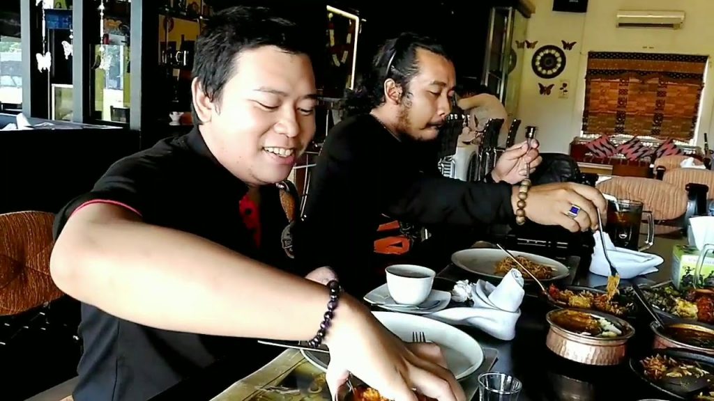 Tempat Rekomendasi Bukber di Surabaya Paling Hits