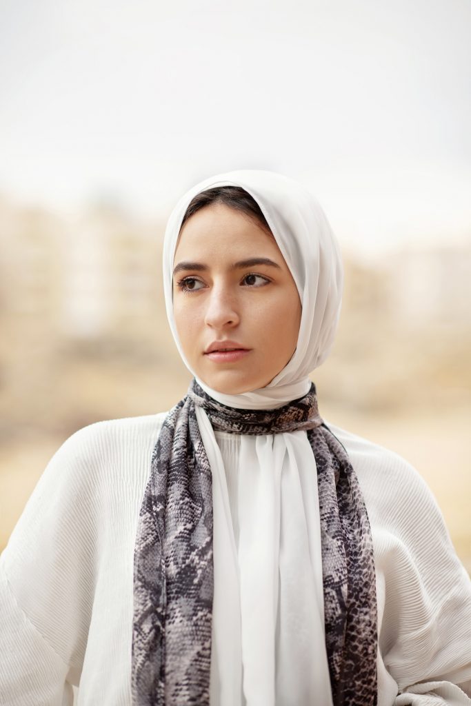 1. Pakaian Hijab yang Simple dan Elegan
