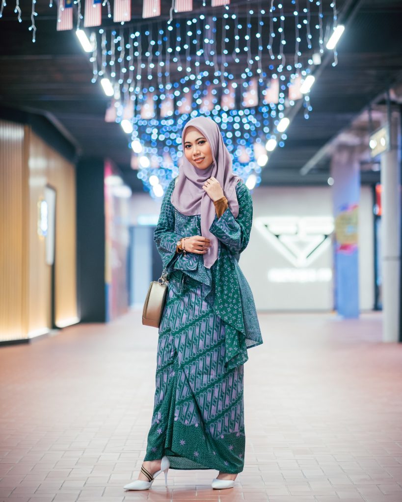5. Pakaian Hijab Batik