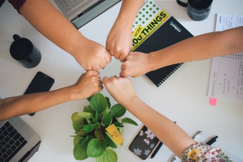 5 Contoh Integritas dalam Kehidupan Sehari-Hari di Lingkungan Rumah dan Masyarakat
