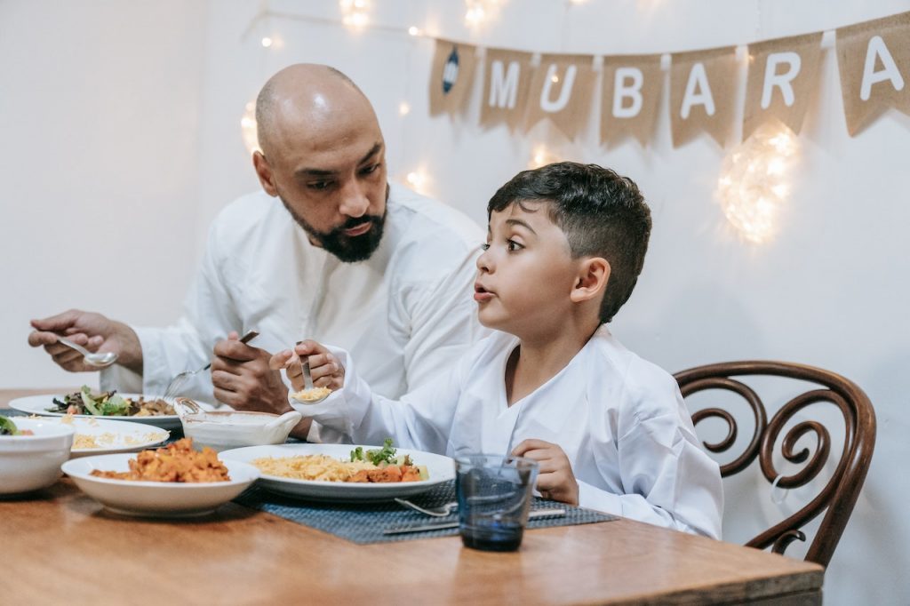 Kumpulan Cerita Lebaran Idul Fitri Bersama Keluarga untuk Story Telling Singkat Anak SD