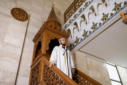 7 Ringkasan Ceramah Ramadan Singkat beserta Judul dan Nama Penceramahnya