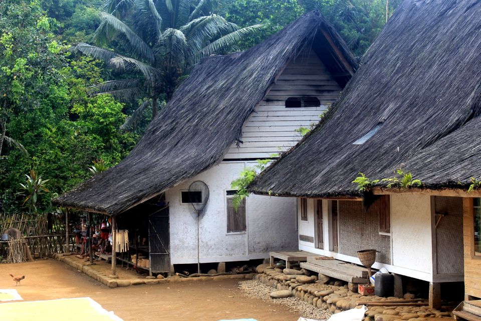 Contoh Kampung Adat Sunda Jawa Barat