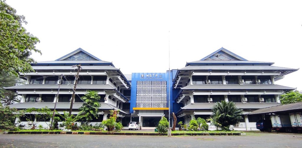2. Universitas Diponegoro (UNDIP)