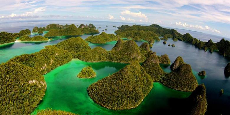 7. Bukit Karang Wayag, Raja Ampat