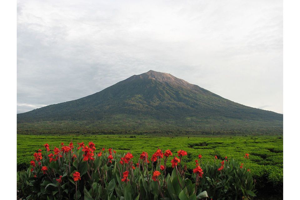 Gunung di Pulau Sumatera