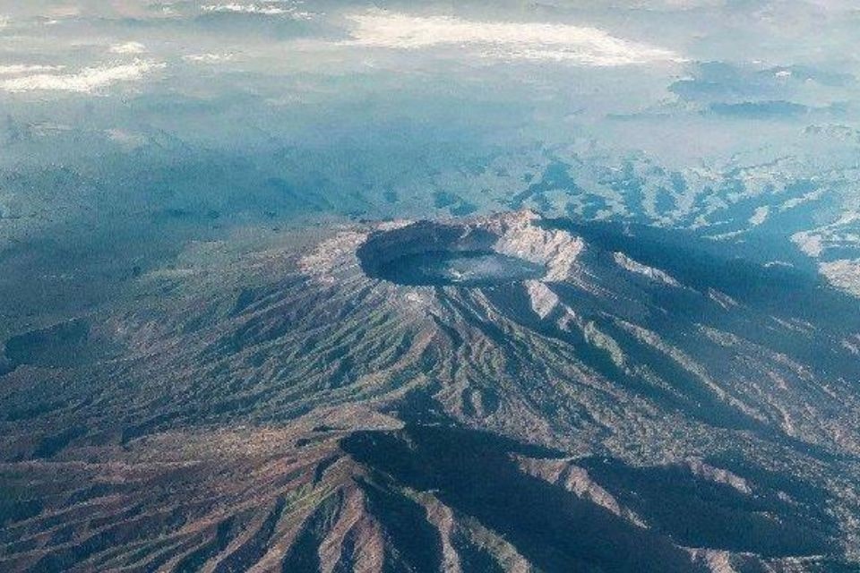 nama Gunung di Pulau Jawa dari Tertinggi ke Rendah