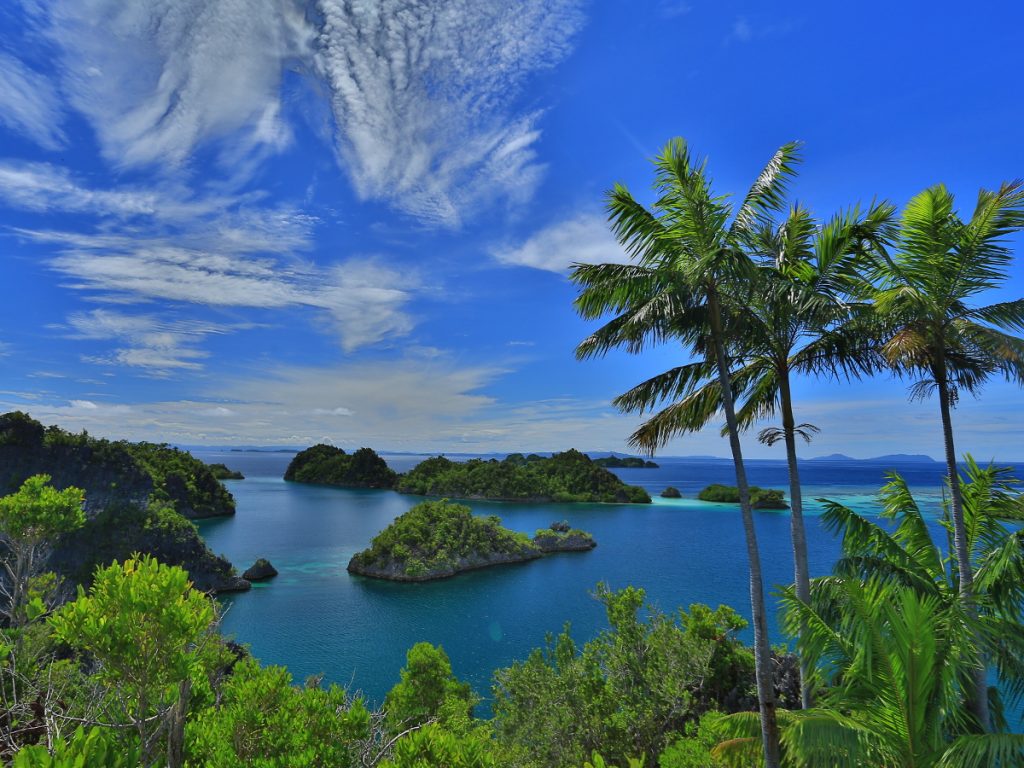 Nama-Nama Pantai dan Laut di Pulau Papua dan Maluku Lengkap