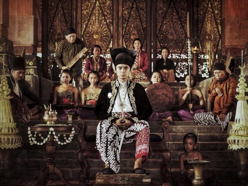 Pemilihan Seorang Raja pada Kerajaan Hindu-Budha Dilakukan Secara?