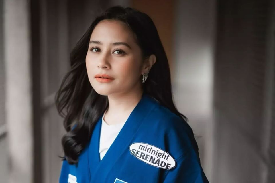 Contoh Biografi Maudy Ayunda, Jerome Polin, Prilly Mahatei Latuconsina, & Gita Gutawa