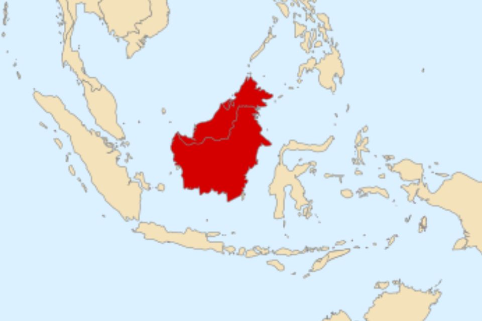 Dataran rendah dan tinggi di Kalimantan