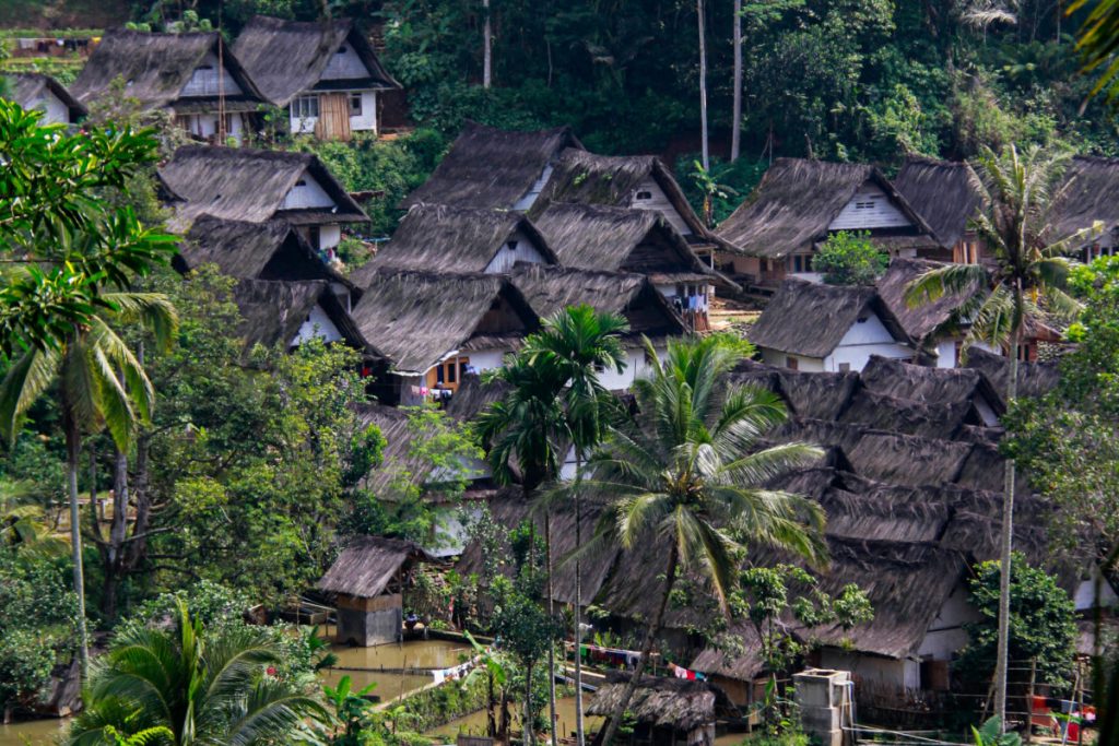 contoh Kampung Adat Sunda Jawa Barat Beserta Deskripsinya Lengkap