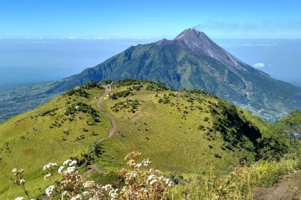 nama Gunung di Pulau Jawa dari Tertinggi ke Rendah