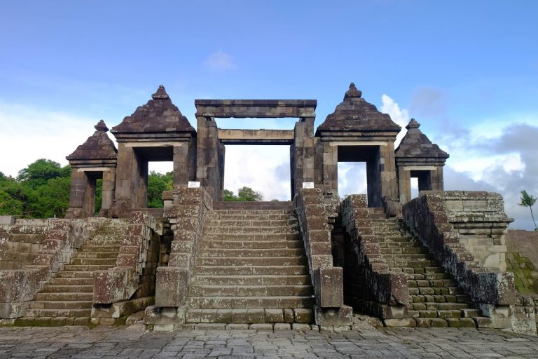 Rangkuman Perkembangan Kerajaan Hindu-Budha Di Indonesia Singkat – Blog ...