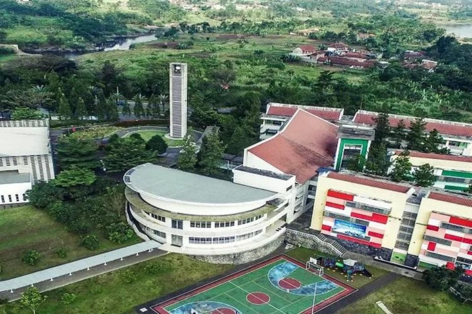 Terbaru! 10 Sekolah Swasta Terbaik Di Bandung Versi Nilai UTBK, Calon ...