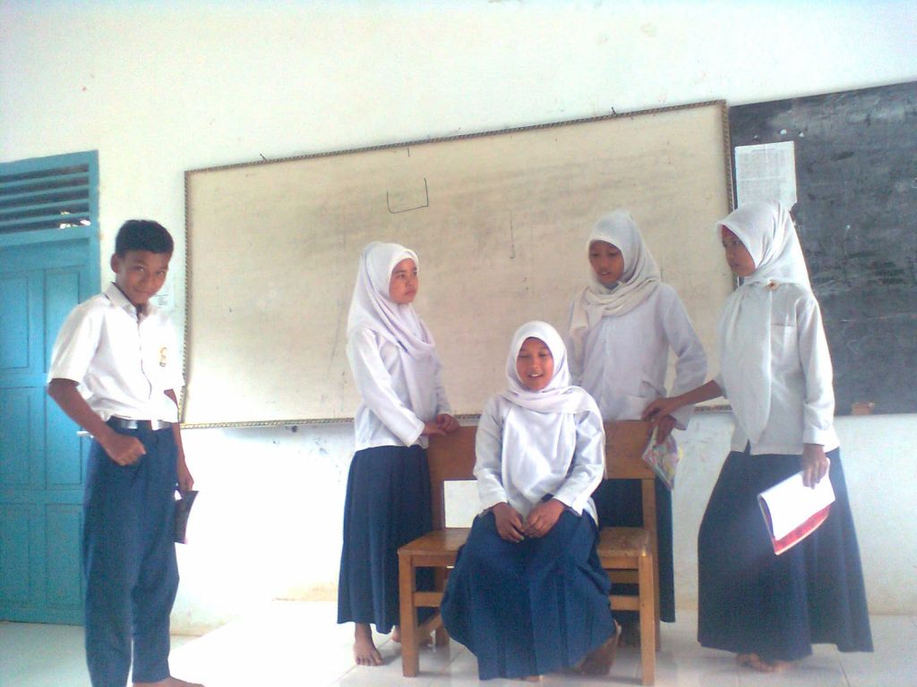 Contoh Drama Bahasa Jawa 4 Orang Tentang Sekolah