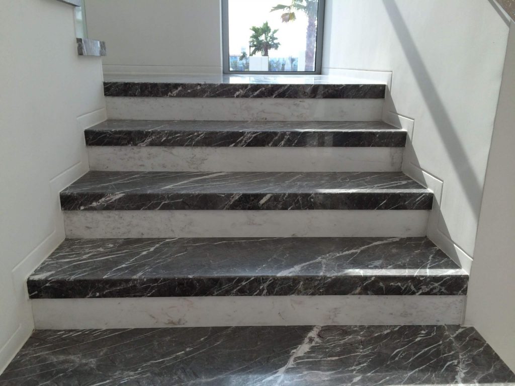 Keramik Tangga Kasar Motif Batu Alam