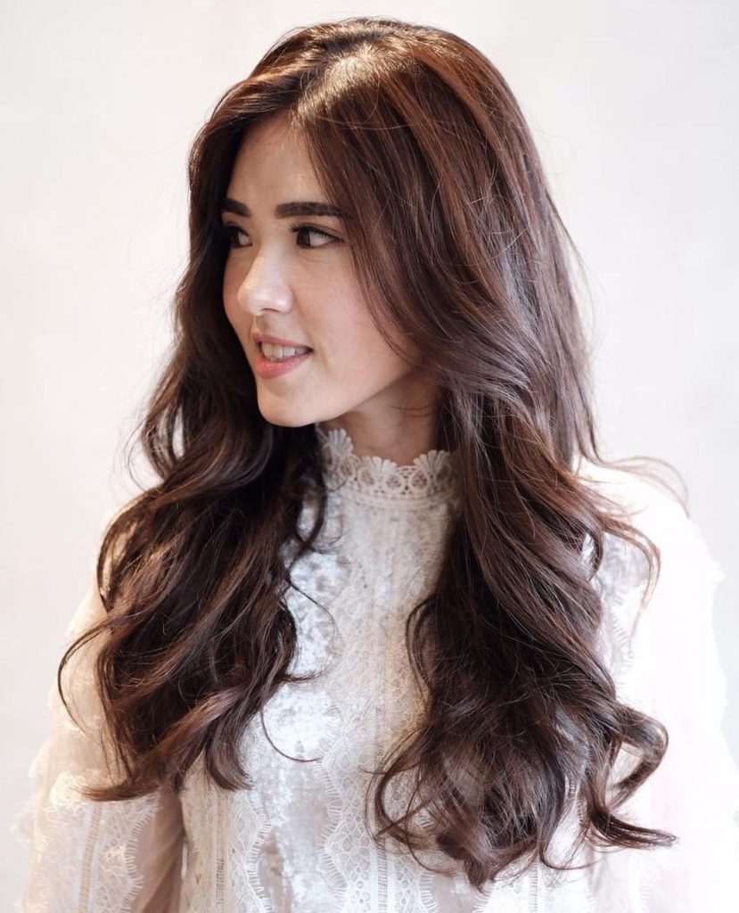 Korean waves sebagai pilihan model rambut wanita terbaru 2023 yang cantik