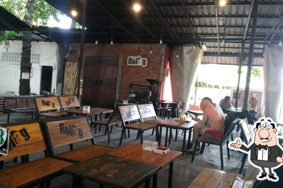 Tempat Makan Keluarga Lesehan di Surabaya, Makin Seru Kalau Datang Rame-rame