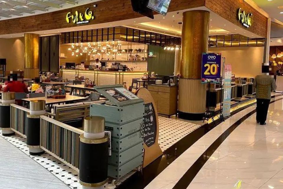 restoran di living world alam sutera