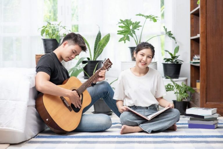 8 Chord Lagu Enak dan Asik Buat Nongkrong dan Mudah Dimainkan – Blog