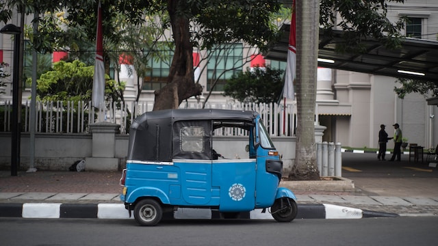 contoh alat transportasi darat, laut, dan udara