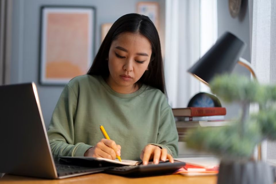 Contoh Kalimat Berimbuhan Man Wan dan Wati dalam Bahasa Indonesia