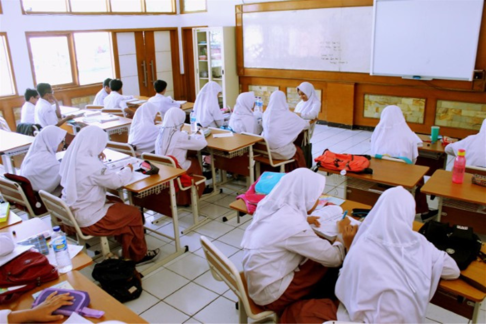 Contoh Perbuatan di Lingkungan Sekolah yang Sesuai dengan Pokok Pikiran Pembukaan UUD 1945