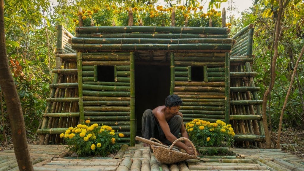 Desain Rumah Bambu Sederhana di Desa