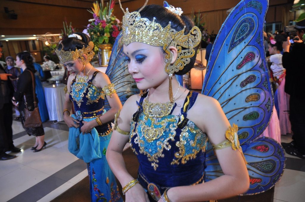 Tari kreasi Indonesia tari kupu kupu