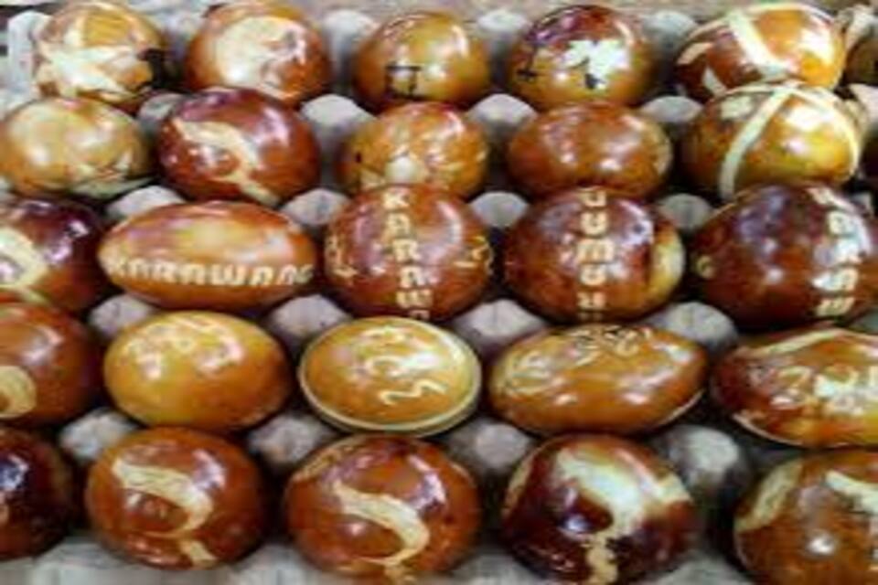 Telur asin batik khas Karawang