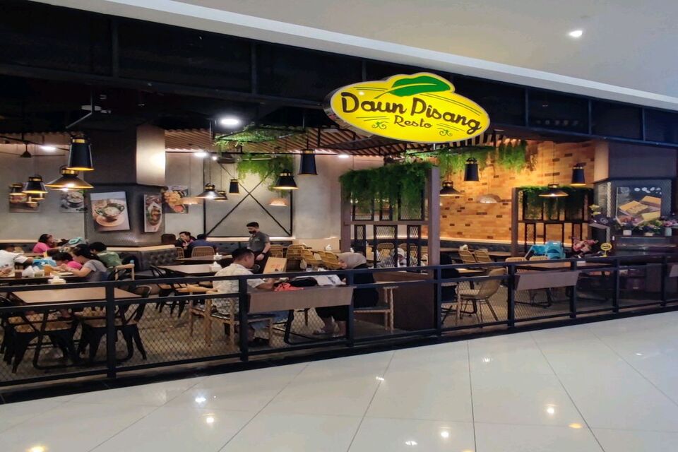 Daun Pisang Resto & Lounge