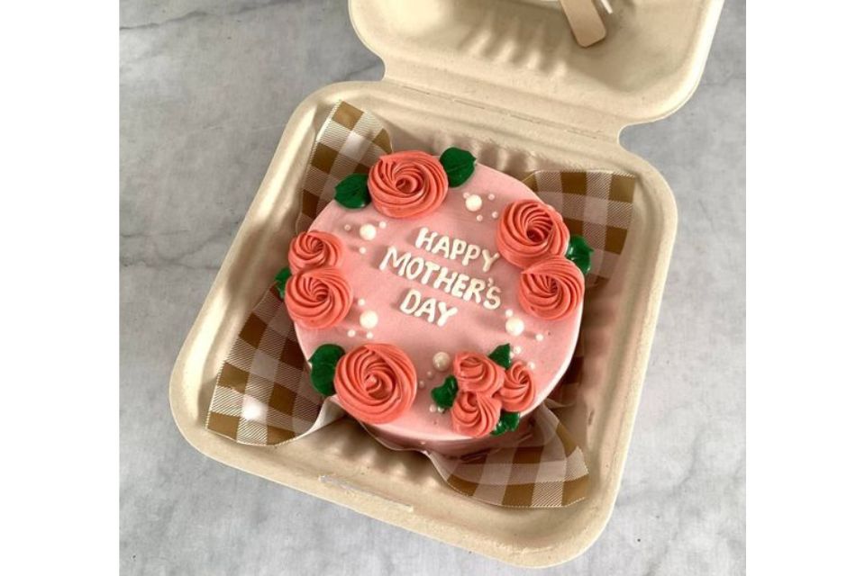 21 Inspirasi Kue Hari Ibu yang Simpel, Estetik, dan Berkesan