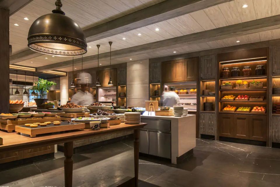 Buffet Hotel di Jakarta yang Perlu Dicoba Beserta Alamatnya