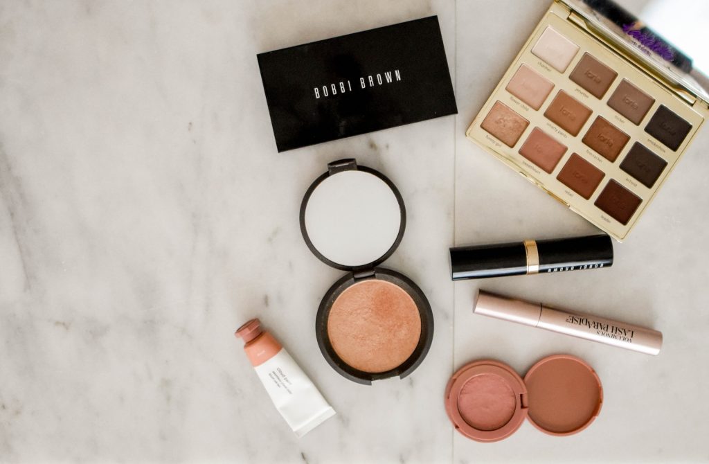 Make up item﻿