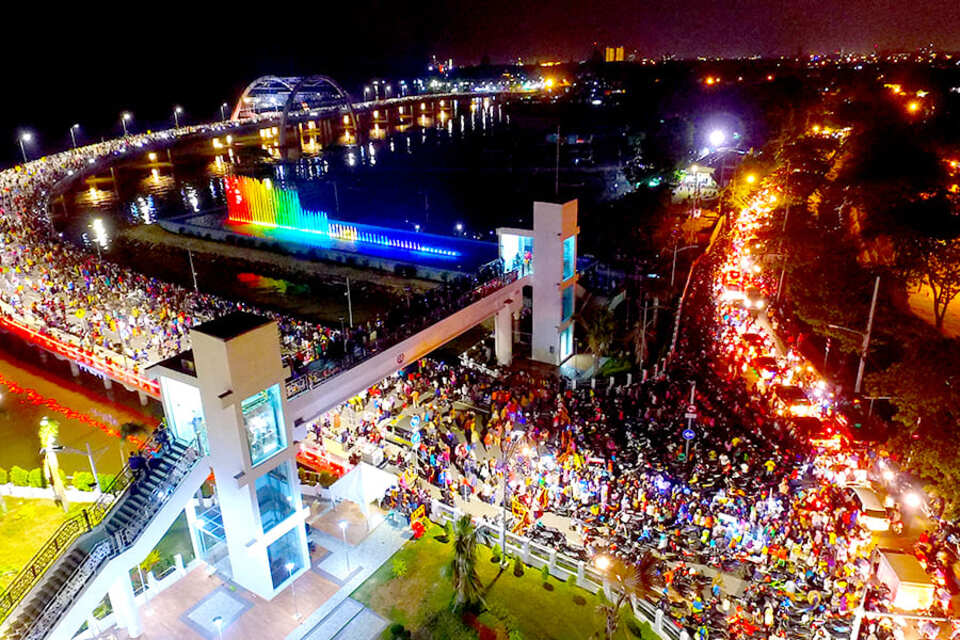 11 Tempat Menikmati Malam Tahun Baru di Surabaya yang Seru 2024