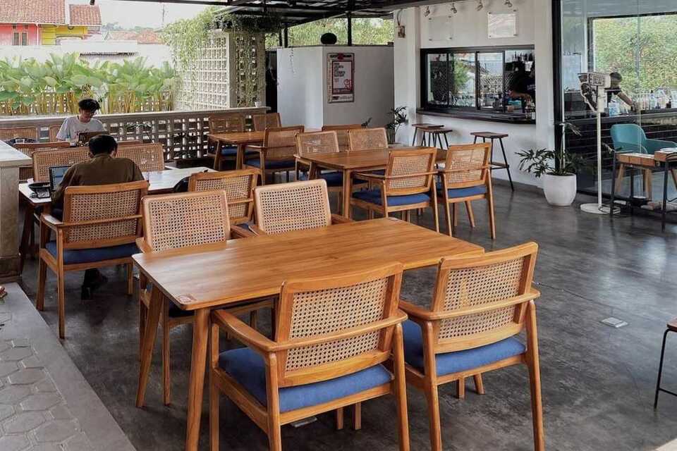 10 Cafe Kuningan yang Cocok buat Nongkrong Bareng Orang Terdekat