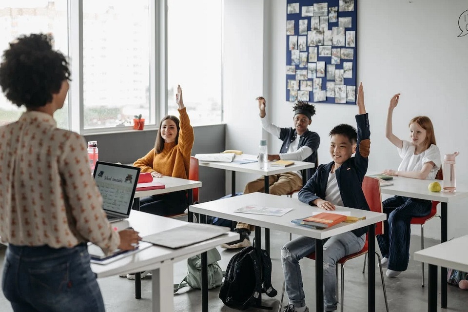 Contoh Soal Peluang Kelas 8 dan Pembahasannya, Essay dan Pilihan Ganda